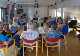 Diverse aktiviteter i klubben - samtaler.