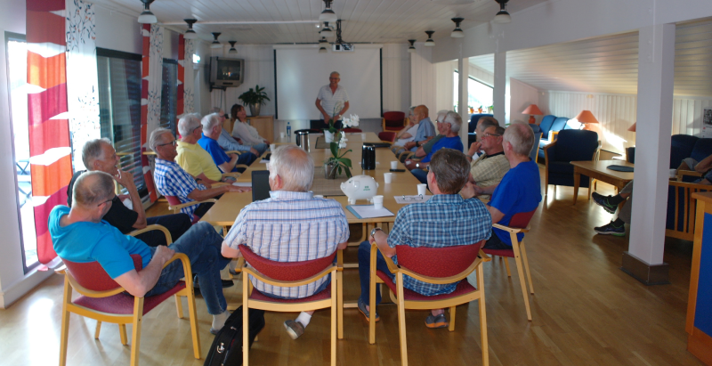 Diverse aktiviteter i klubben - samtaler.